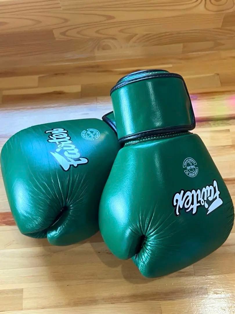 Fairtex ボクシング ムエタイ グローブ マッドグリーン14oz