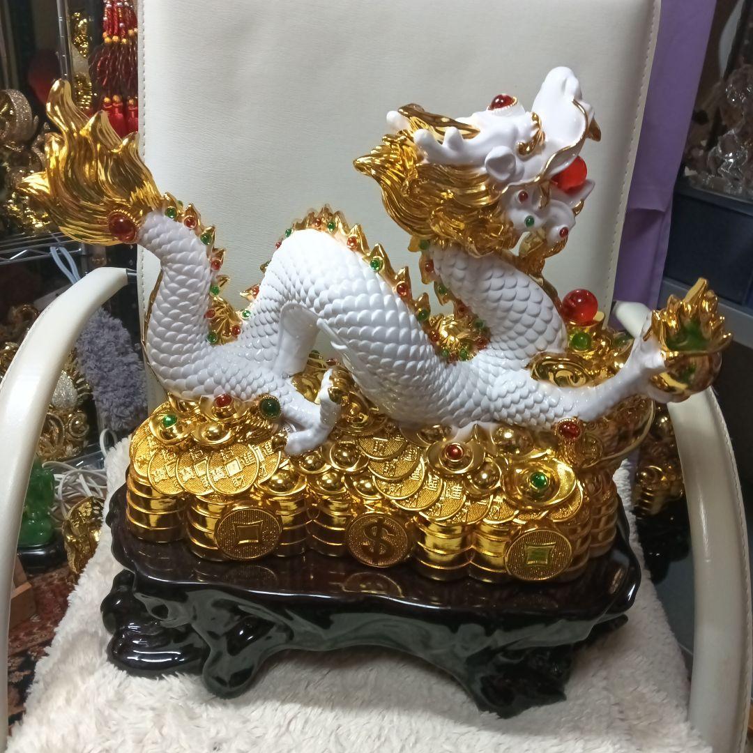 中国工芸品　白色と金色の白龍　ダンシングドラゴン