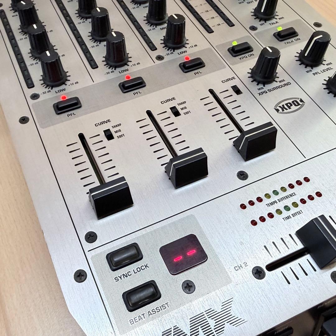 BEHRINGER VMX 300 DJミキサー