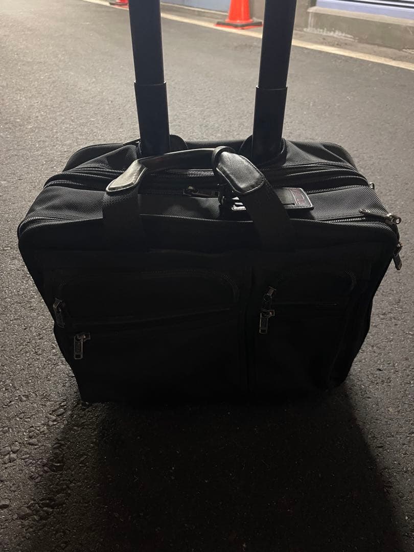 TUMI 黒のナイロンキャリーケース 中型