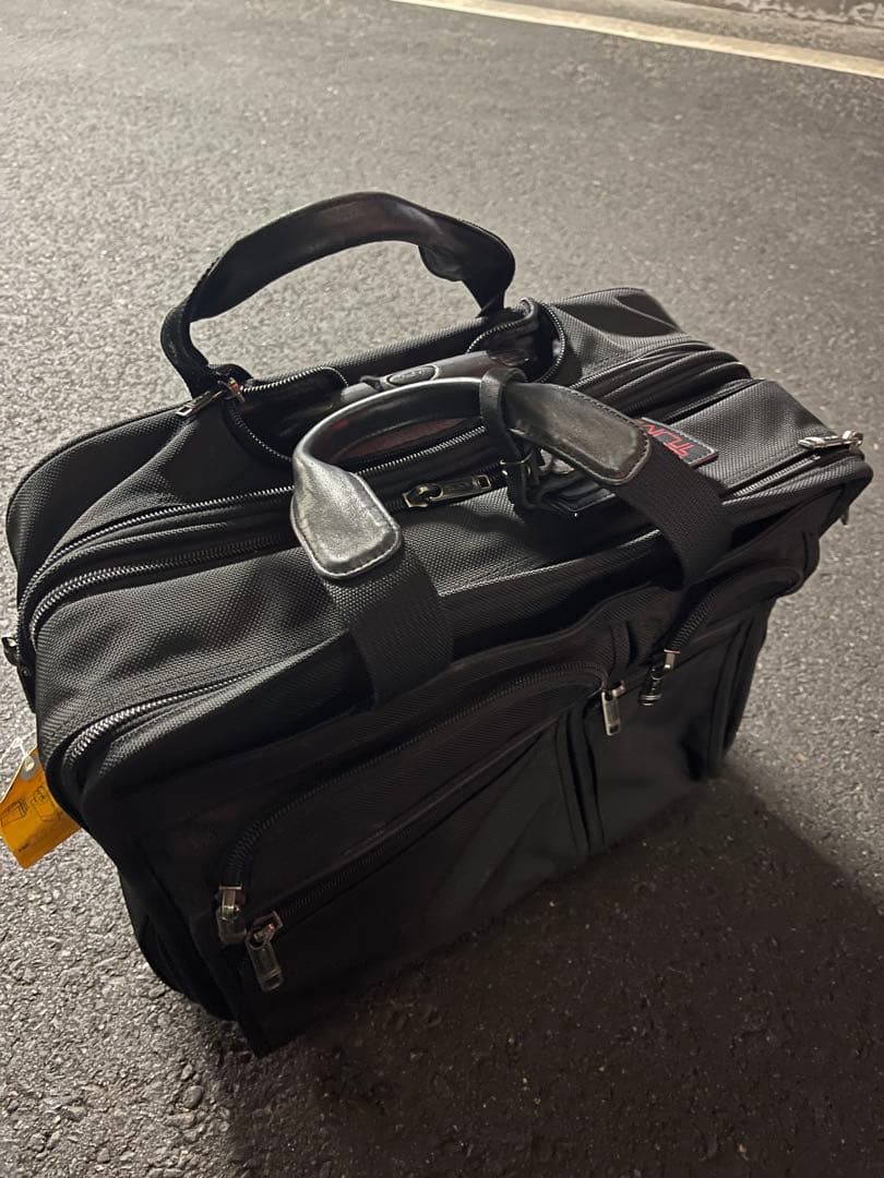 TUMI 黒のナイロンキャリーケース 中型