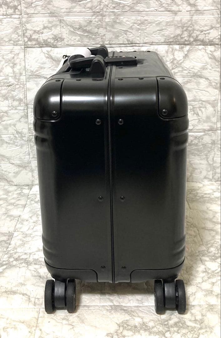 【未使用】ゼロハリバートン Classic Aluminum 3.0 28l