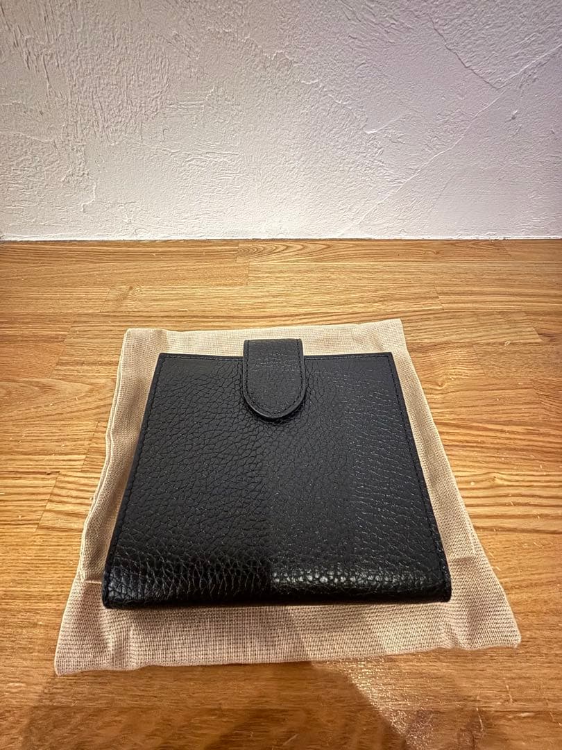 GUCCI 二つ折り財布　グッチ　レザー　スモールウォレット