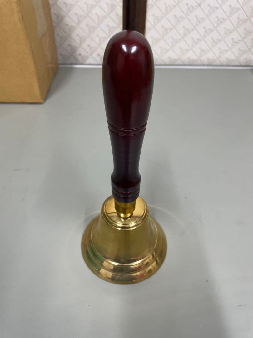 真鍮製ハンドベル 木製ハンドル付き　小