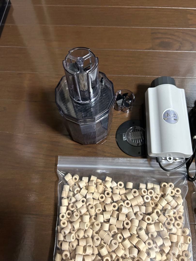 引き取り限定　90センチ底面背面艶消しブラックアクリル水槽　上部フィルター