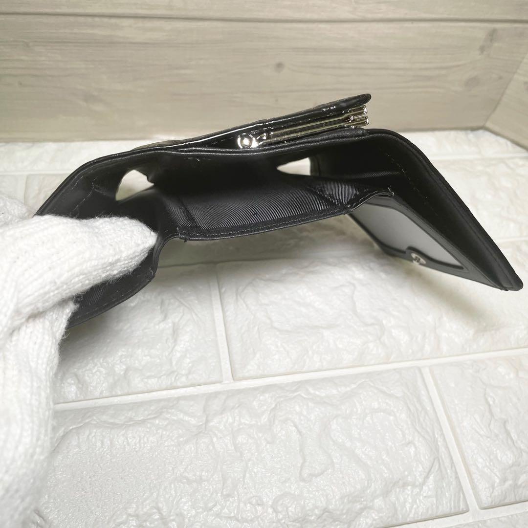 【新品未使用】ヴィヴィアンウエストウッド　三つ折り財布　ブラック