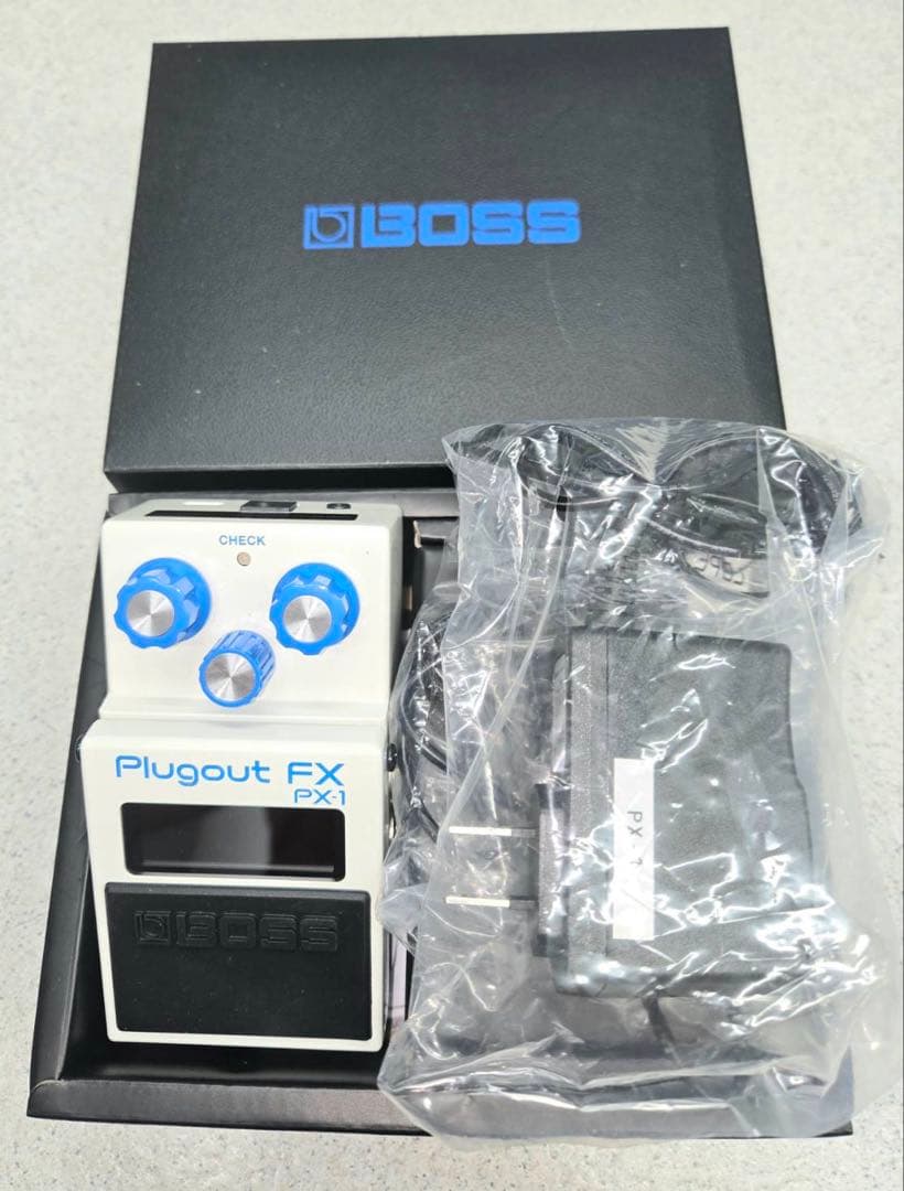 話題の　BOSS Plugout FX PX-1 ギターエフェクター