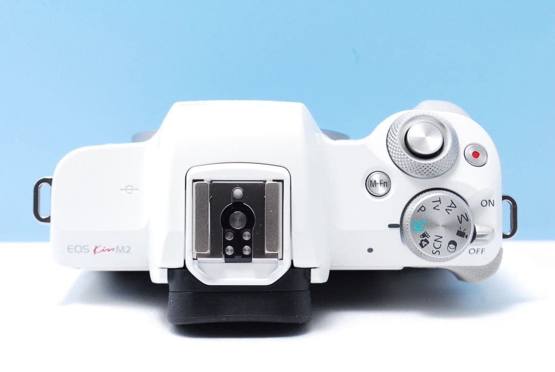 新品級！Canon Kiss M2 ホワイト Wi-Fi搭載 標準レンズセット