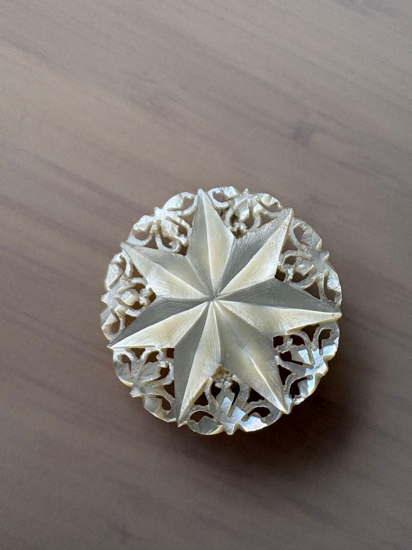 ベツレヘムパール⭐︎人気の七芒星ブローチ