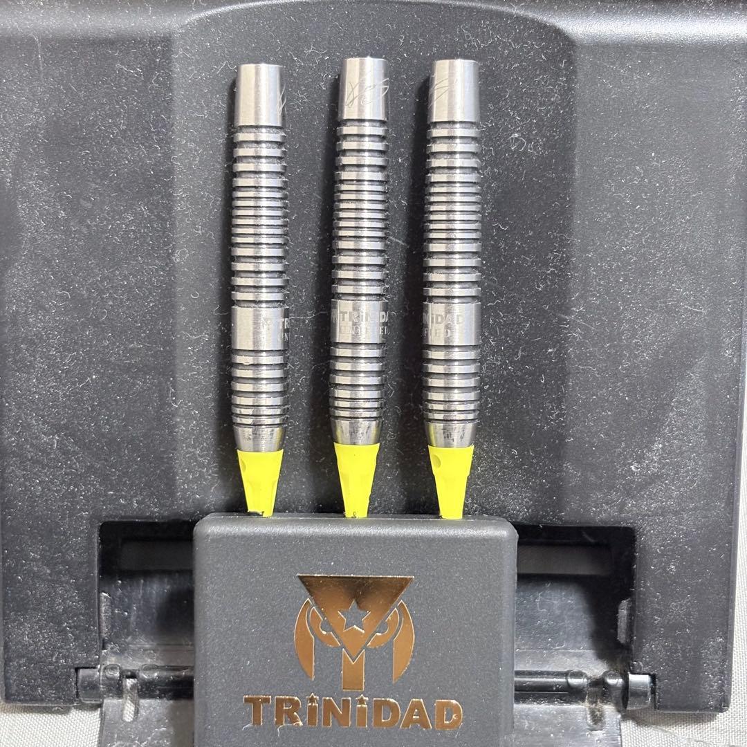 美品　TRiNiDAD 松吉輝宗モデル レイジーゼロ　エスダーツ限定