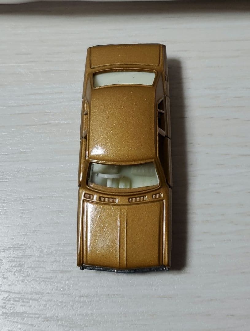 美品激レアトミカ。香港セドリック共箱付き。