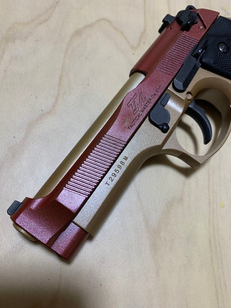 東京マルイM92Fタクティカルマスター　ガスブローバック　塗装品