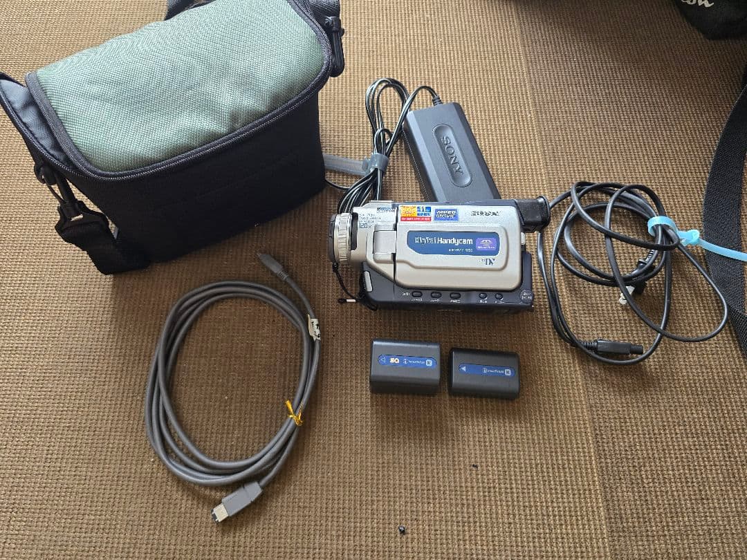 Sony DCR-TRV17 MiniDVビデオカメラ