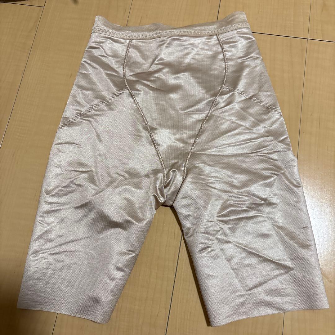 THE TREAT DRESSINGブライダルインナーB65 ビスチェ・ガードル