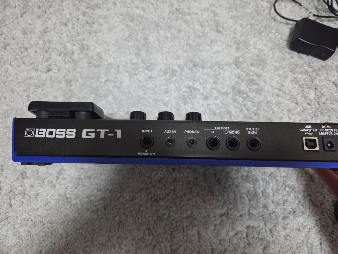BOSS GT-1 エフェクター【箱なし、アダプター付き】