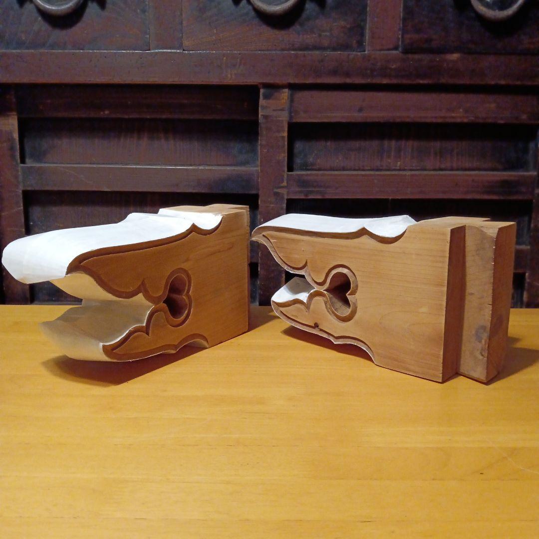 寺院建築の細部、彫刻木材、華麗な金具 オブジェ　アンティーク