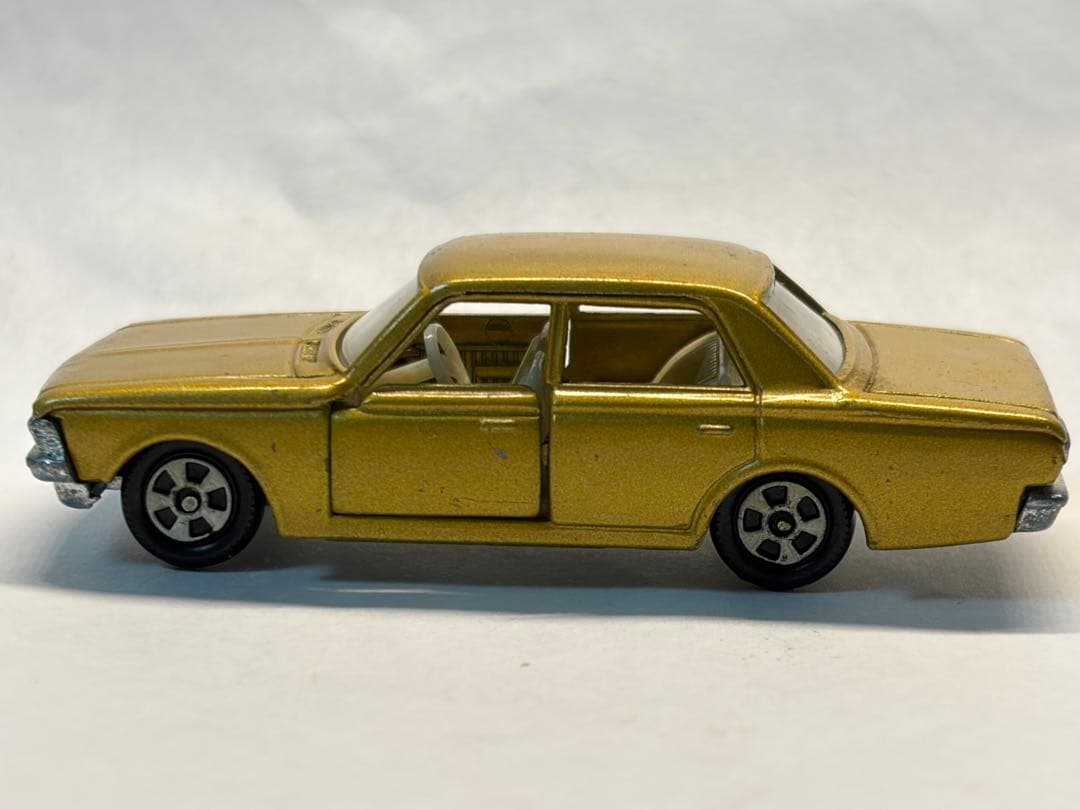 トミカ 黒箱 3-1-4 トヨタ クラウン スーパーデラックス 1Aホイール