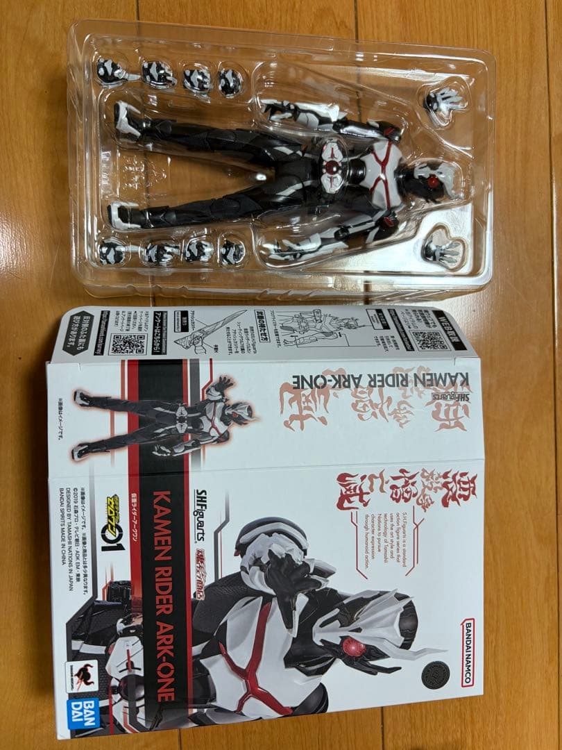 s.h.figuarts 仮面ライダーアークワン