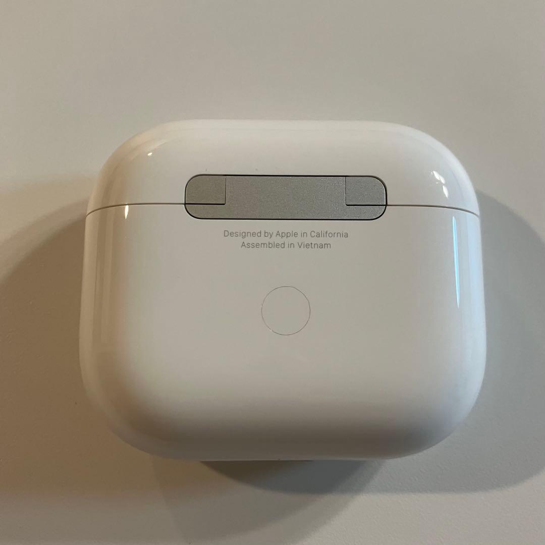 美品　Apple AirPods 第三世代　MME73J/A