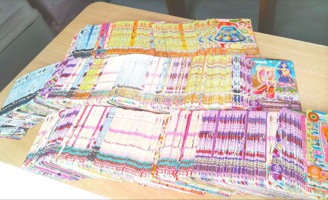 アイカツカード大量まとめ売り約1000枚ダブり整理引退卒業品相当グッズ平成レトロ