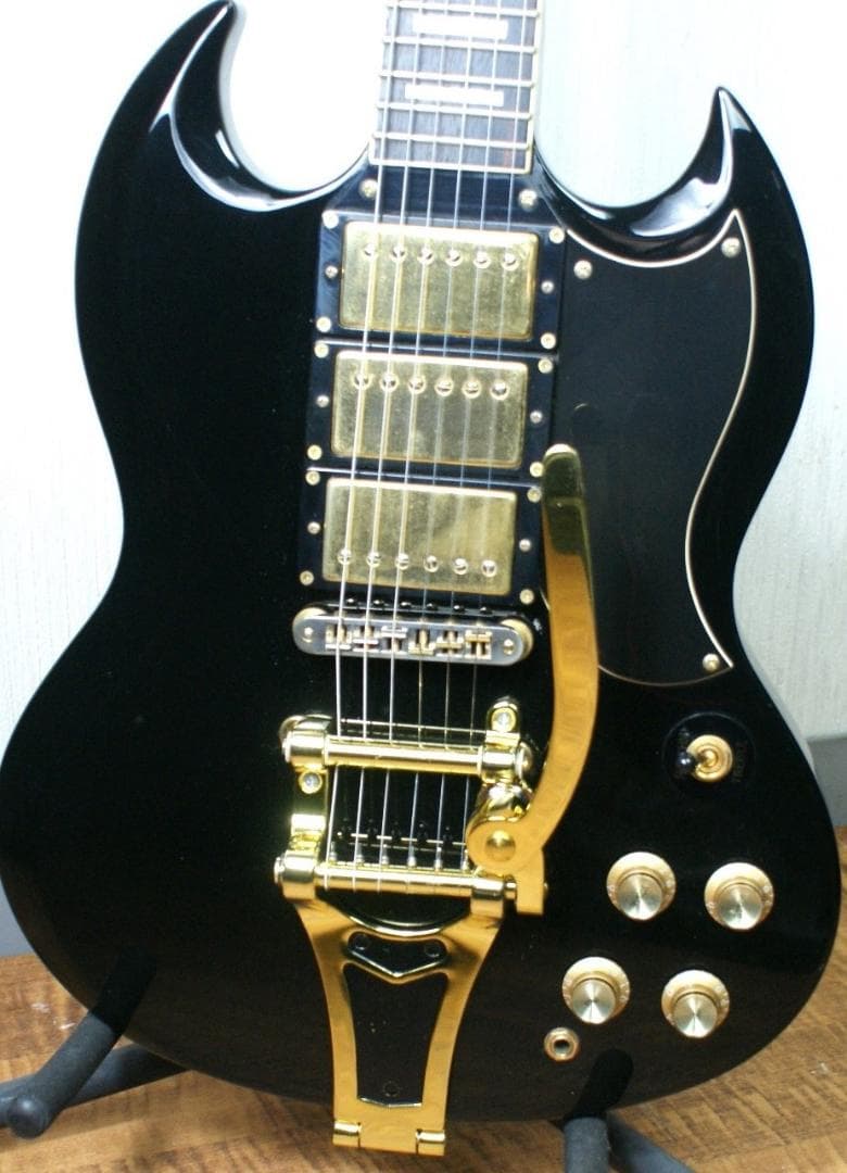 レア　ブラック　バッカス ＳＧ　ハムバッッキング３ピックアップ仕様　アーム付