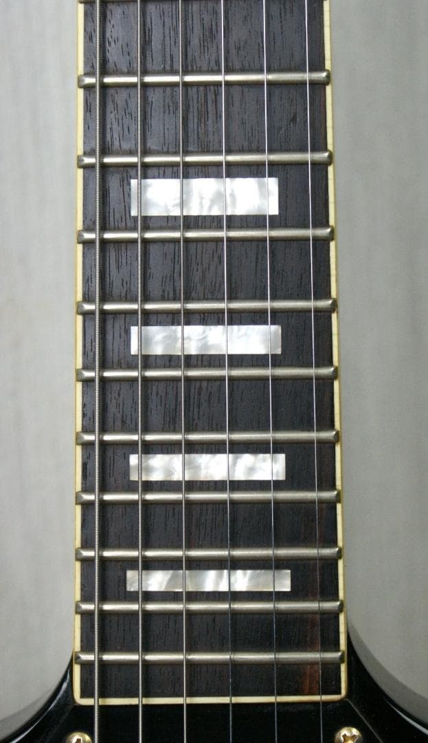 レア　ブラック　バッカス ＳＧ　ハムバッッキング３ピックアップ仕様　アーム付