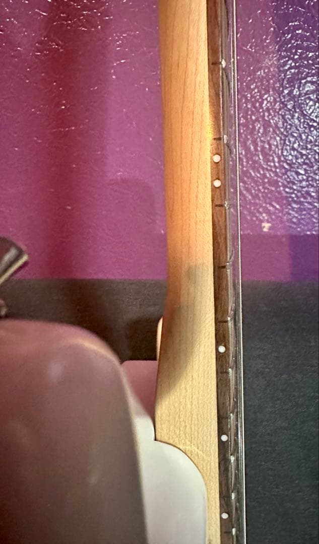 Legend ストラトキャスター　エレキギター ホワイト