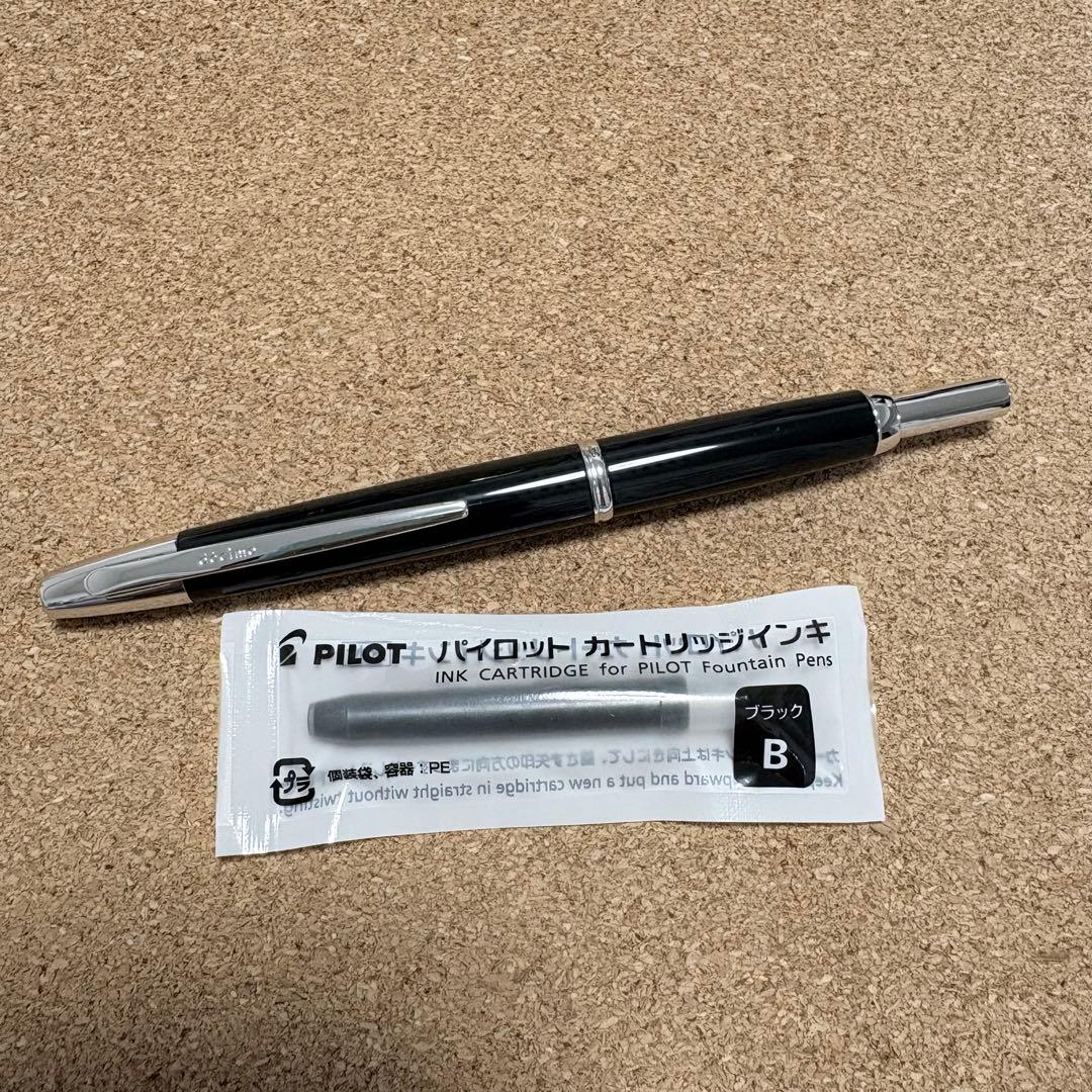 PILOT 万年筆 キャップレス デシモ18K ブラック Fニブ