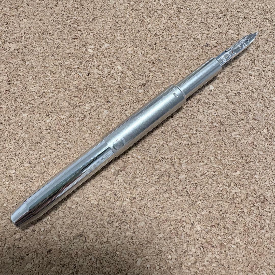 PILOT 万年筆 キャップレス デシモ18K ブラック Fニブ