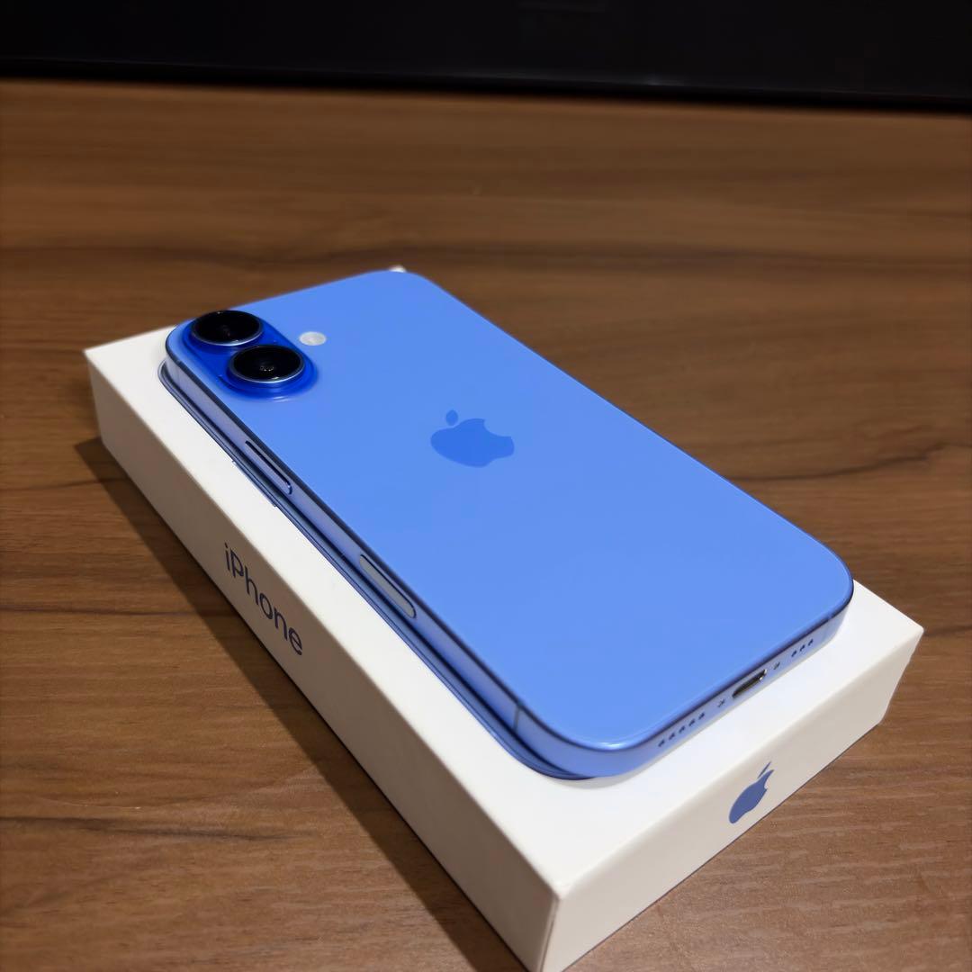 m*e様 iPhone16 128GB SIMフリー ウルトラマリン バッテリー