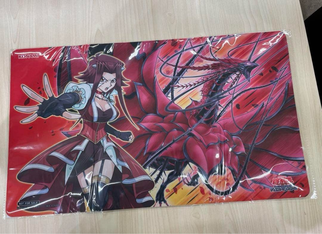 十六夜アキ ブラックローズドラゴンTSUTAYAトーナメントプレイマット即日発送