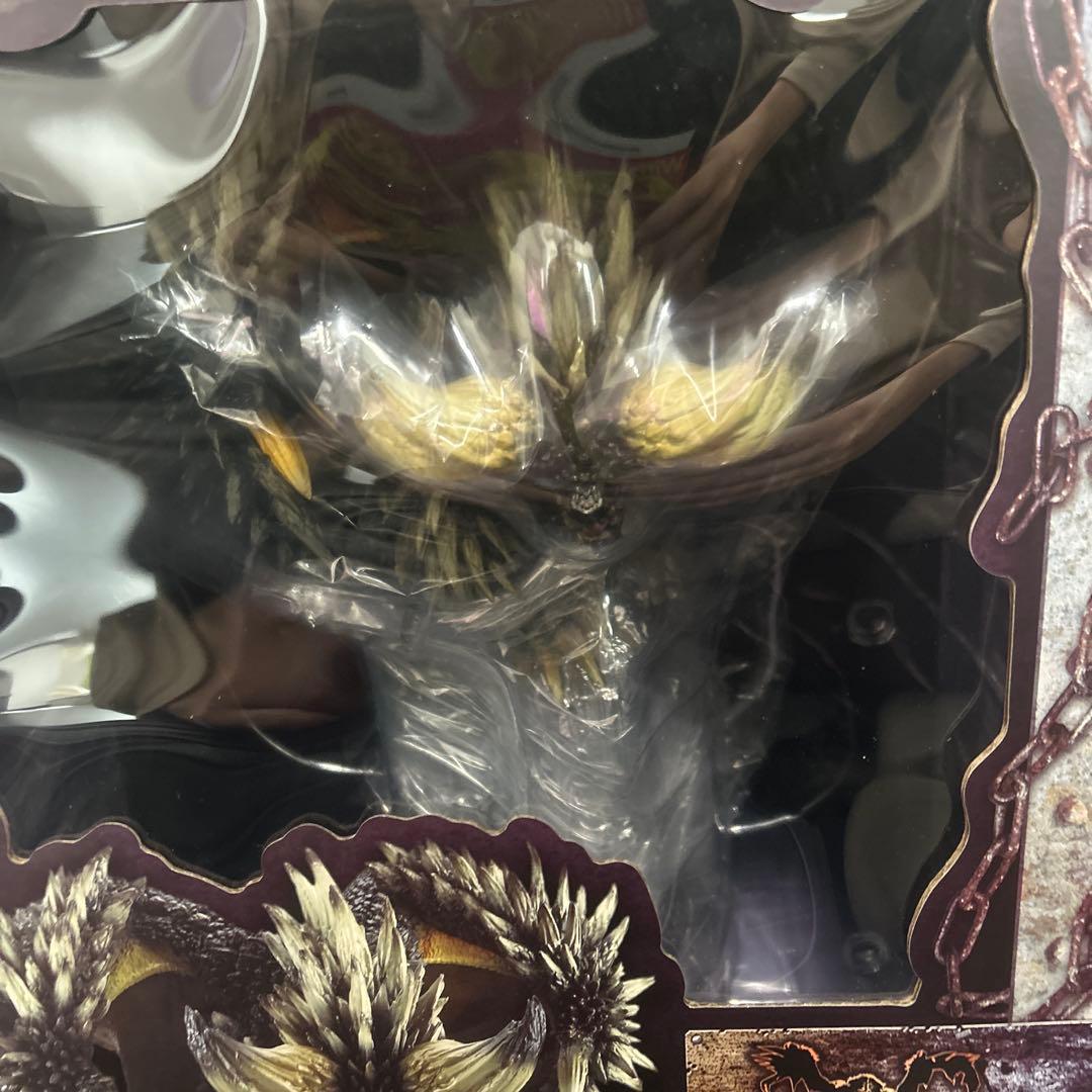 期間限定値下げ！新品未開封モンスターハンターネルギガンテフィギュア