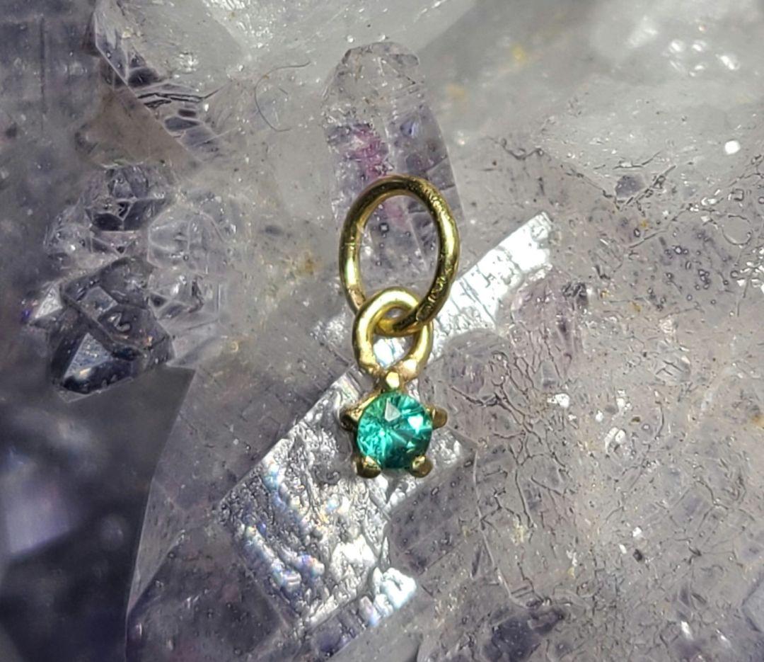 ネオンブルーのお星さま!!★バターリャパライバトルマリンペンダントトップ18金★