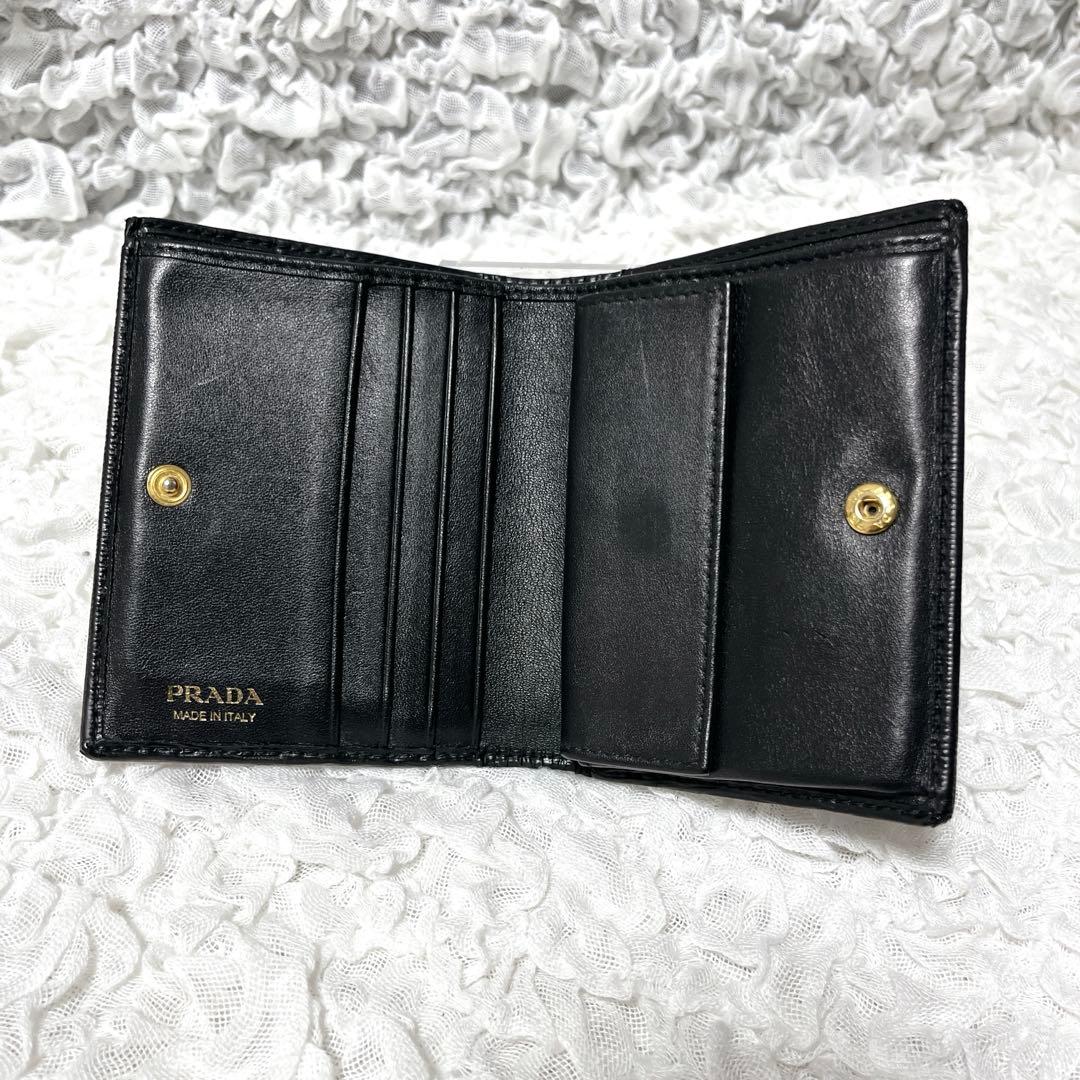 PRADA ブラック ヴァッテロムーブ　二つ折り財布　プラダ　レザー　ゴールド