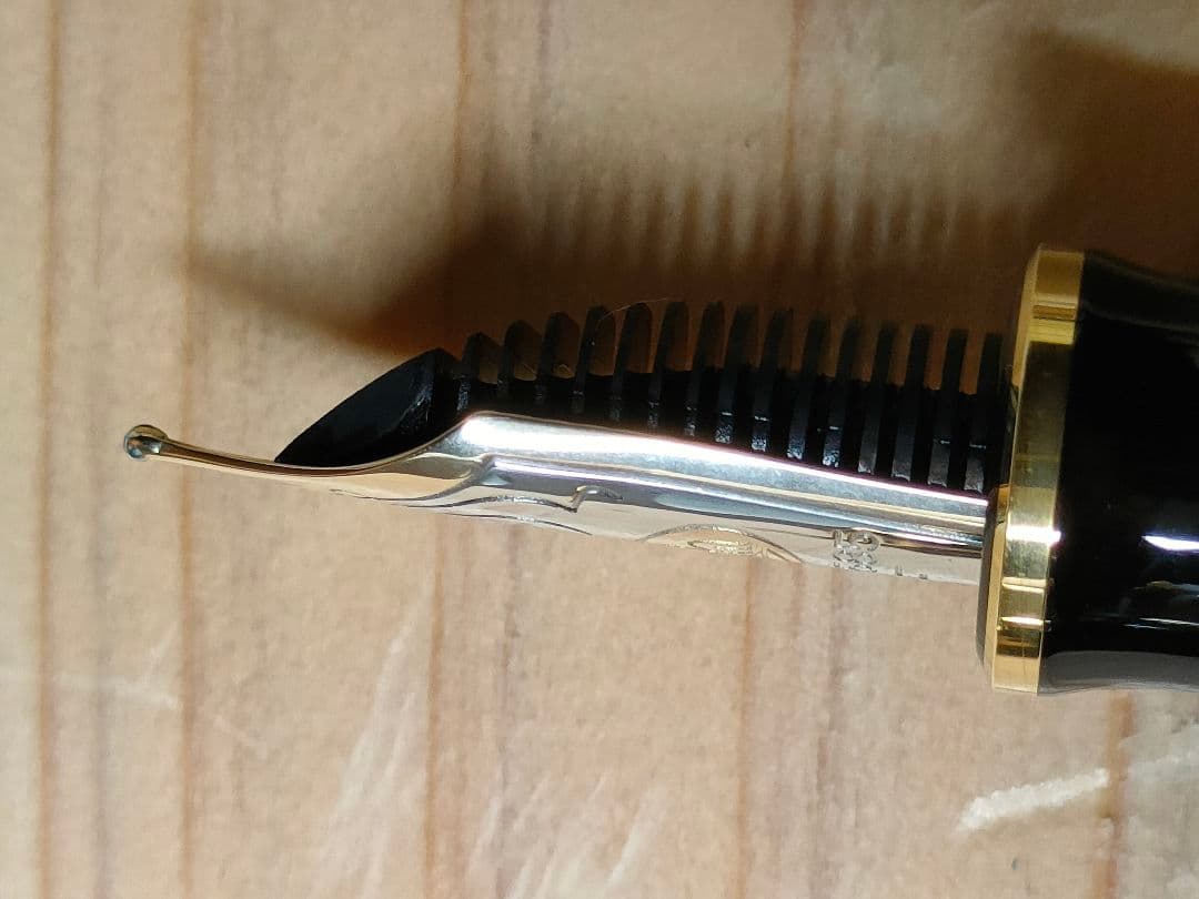 Pelikan M400 brown-stripes EF-nib 茶縞　極細字