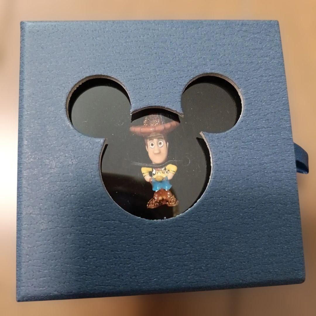 ディズニー スワロフスキー ® クリスタル　ウッディ ミニフィギュア