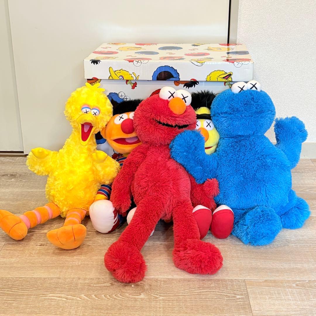 UNIQLO KAWS セサミストリート ぬいぐるみ 5体セット 箱付き