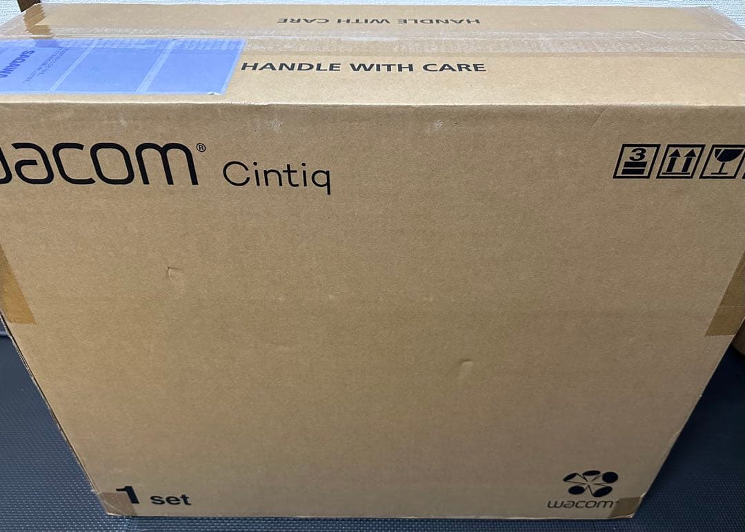 【美品・動作確認済】Wacom Cintiq 22 FHD箱付き1〜2日で発送！