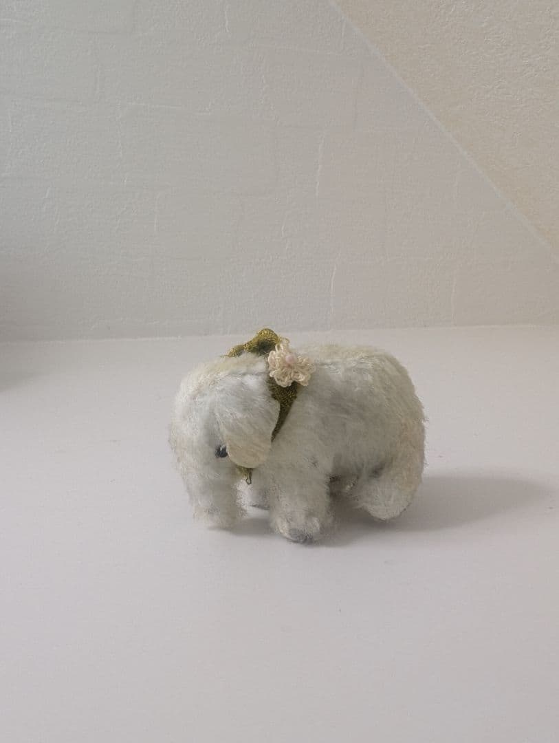 ミニチュア　小さな象のぬいぐるみ