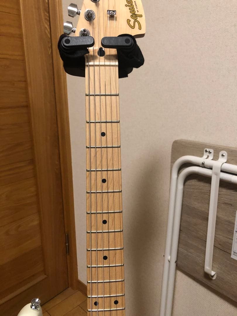 Squier Stratocaster ホワイト系