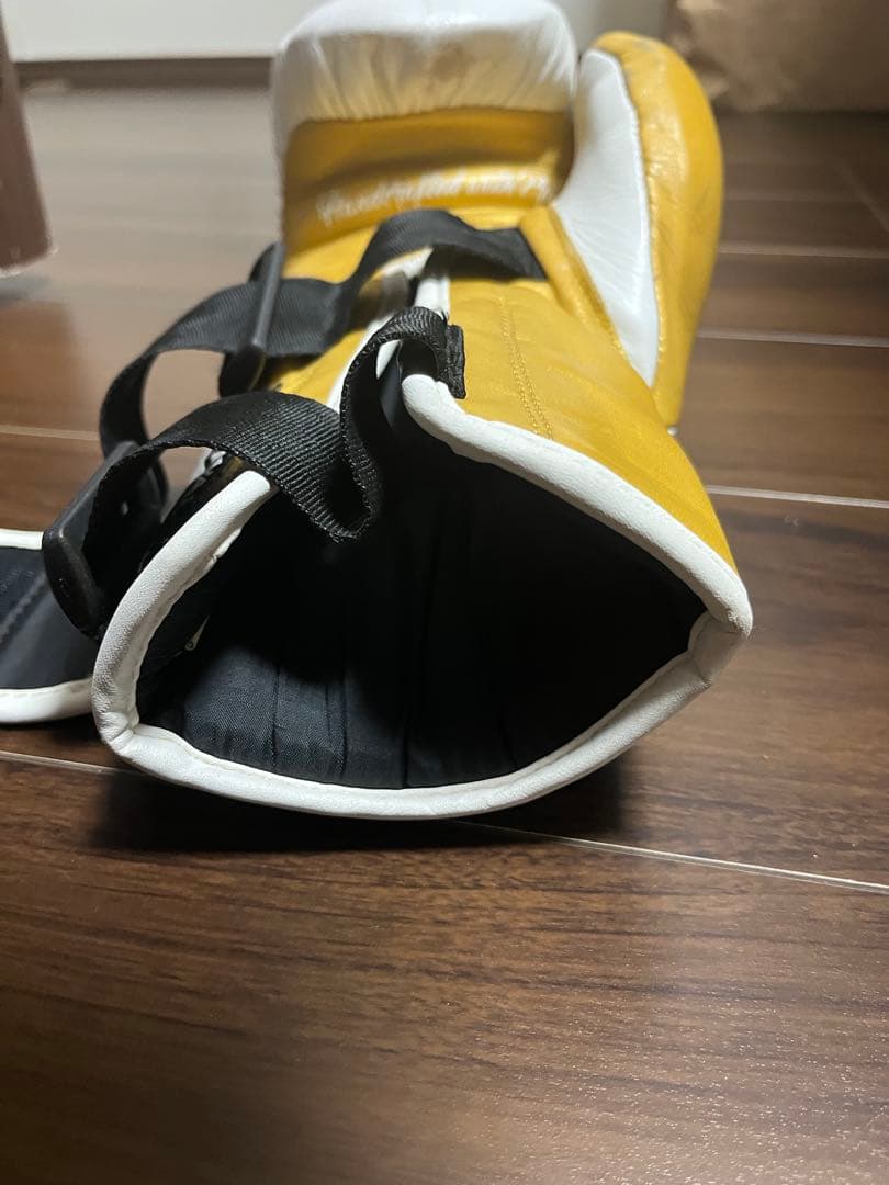 ウ*グ様 RIVAL BAG GLOVE RFX‑Guerrero V ホワイト