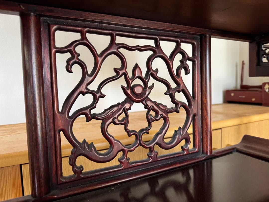 高級 中華　龍彫刻 飾り棚 花梨材風 アンティーク家具