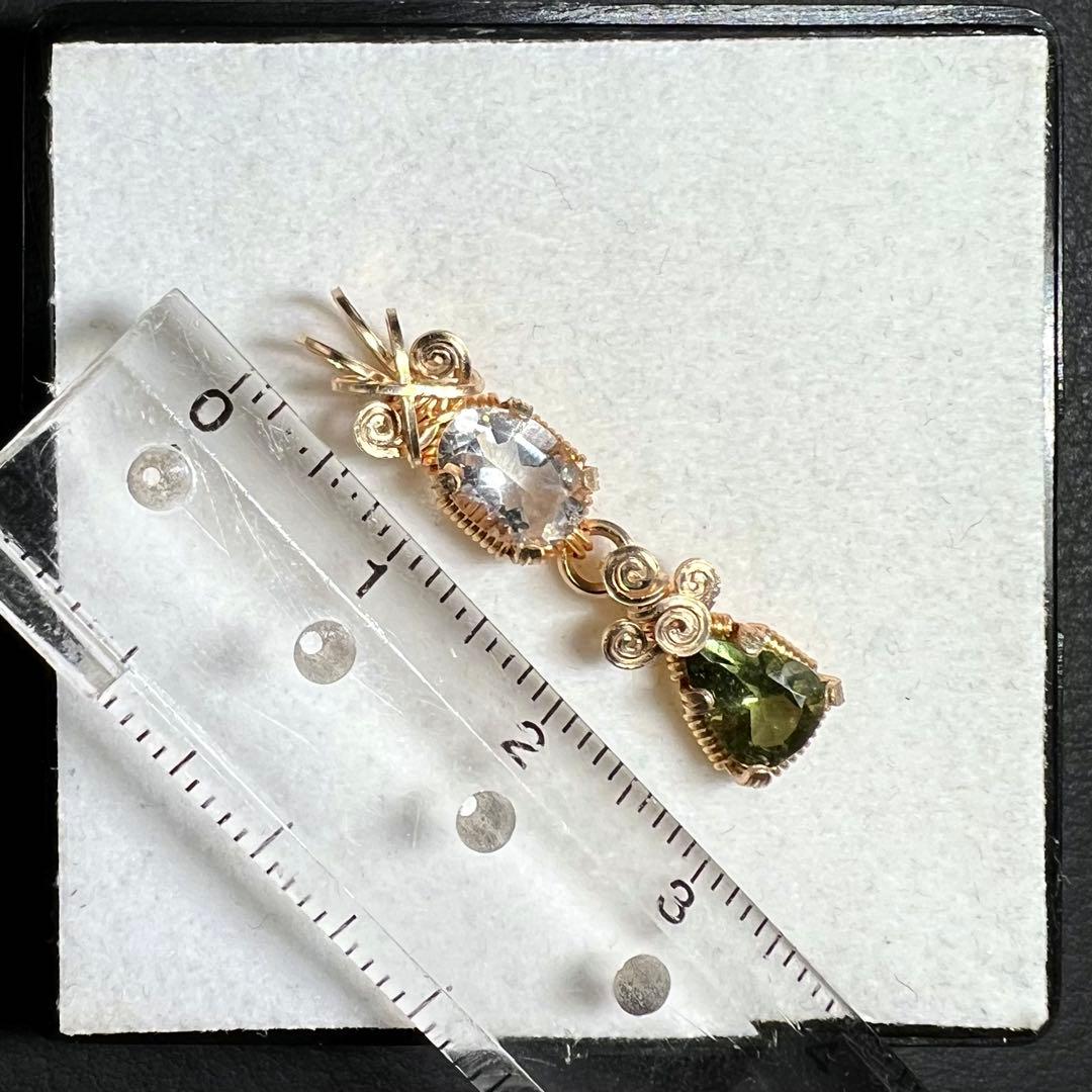 天然石　ペタライト＆モルダバイト ワイヤーラッピング　ペンダントトップ