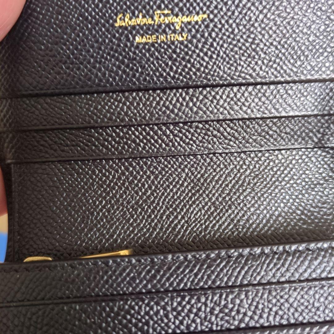 Salvatore Ferragamo ブラック 二つ折り財布