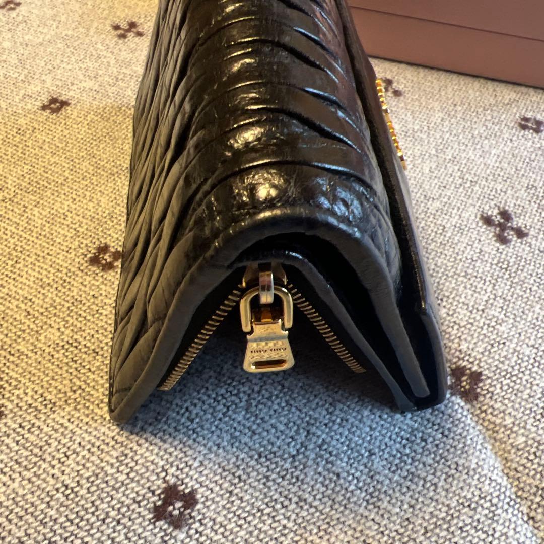 ミュウミュウ　マテラッセ　三つ折り財布　ブラック　レザー