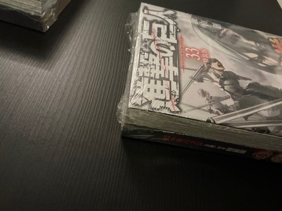 進撃の巨人　限定版　キャラクタークッズ付き　まとめ売り