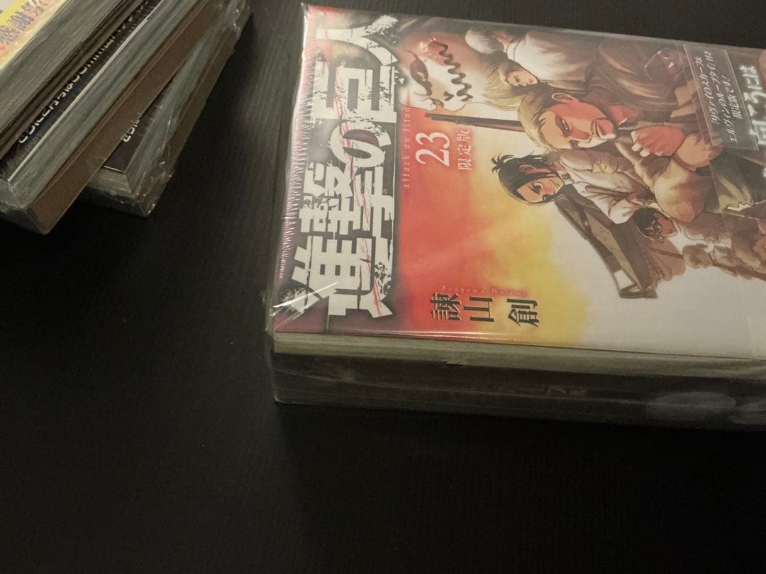 進撃の巨人　限定版　キャラクタークッズ付き　まとめ売り