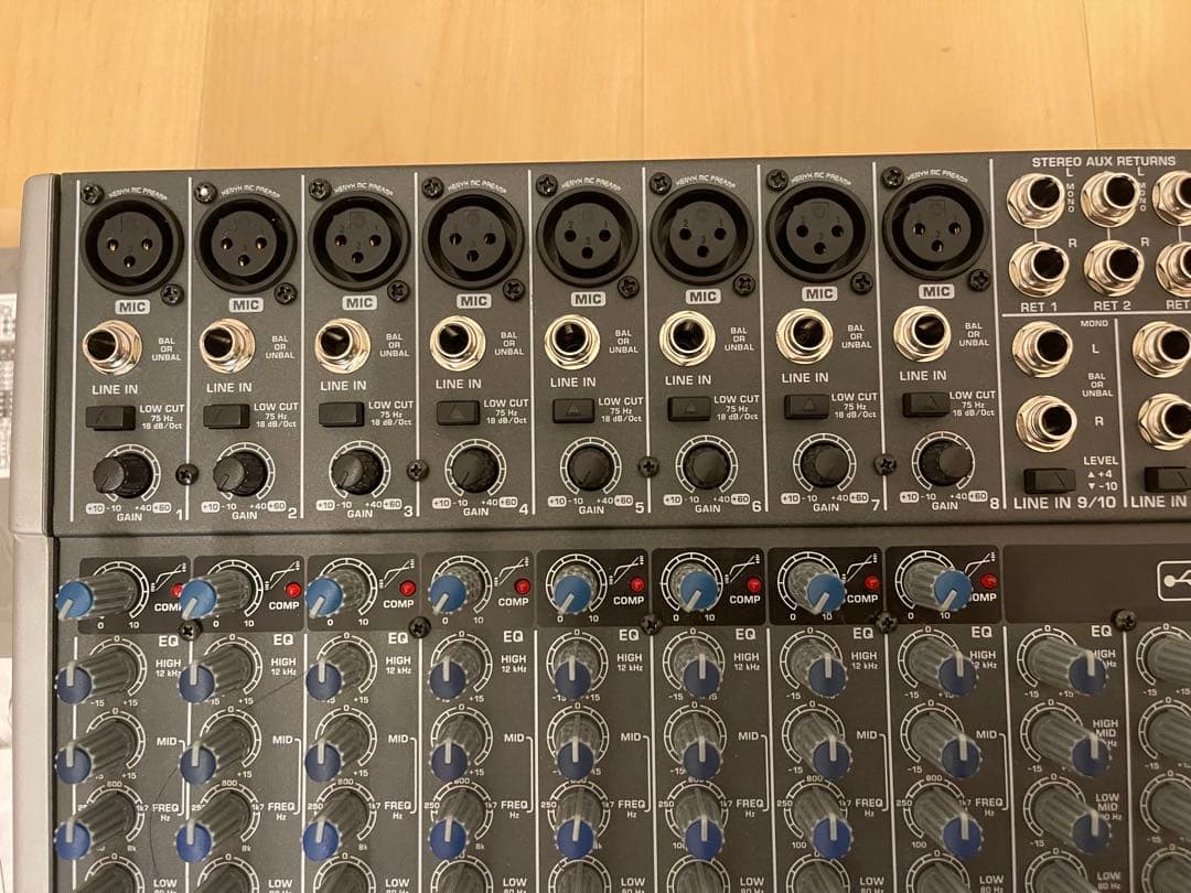 ☆極美品 ベリンガー XENYX X2222USB 16ch アナログミキサー