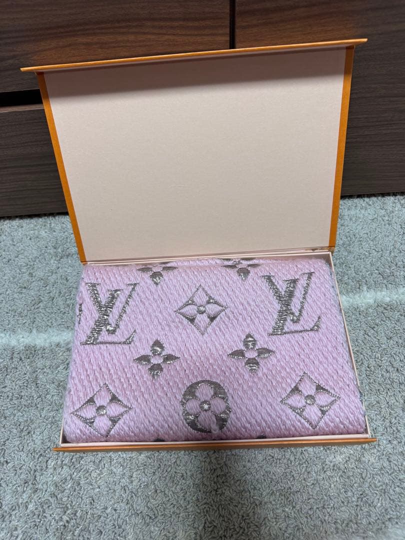 美品　正規品　ルイヴィトン　エシャルプ　ロゴマニア　マフラー