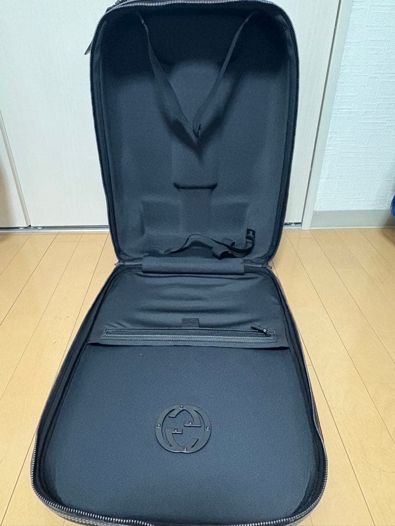 GUCCI ブラック キャリーケース